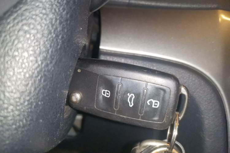 Used Volkswagen Lavida 2015 1.6L Automatic Comfort Edition Vehicle Key