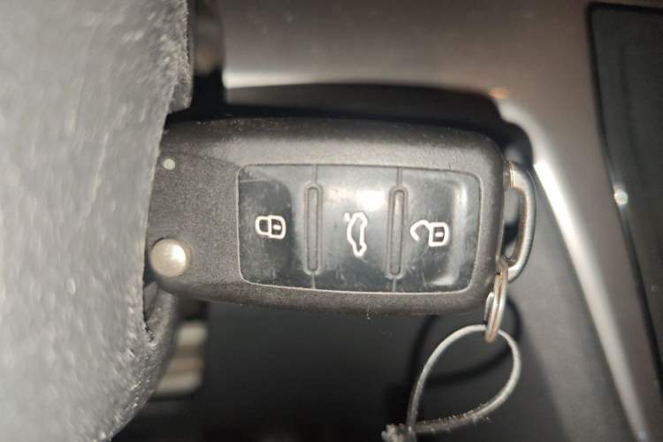 Used Volkswagen Lavida 2015 1.6L Manual Fashion Edition Vehicle Key