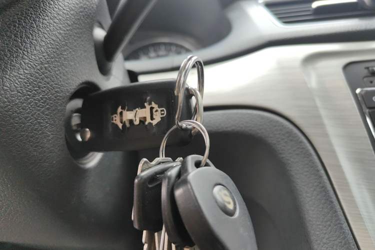 Used Volkswagen Lavida 2015 1.6L Automatic Comfort Edition Vehicle Key