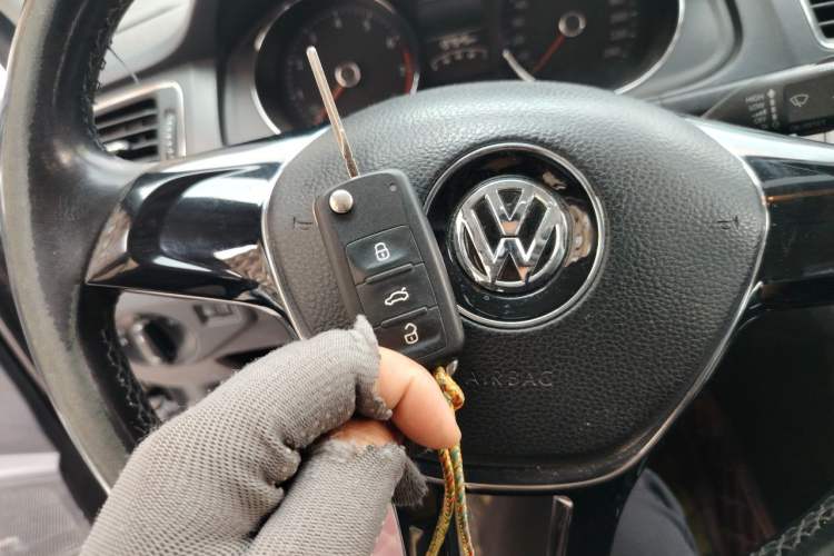 Used Volkswagen Lavida 2015 1.6L Automatic Comfort Edition Vehicle Key