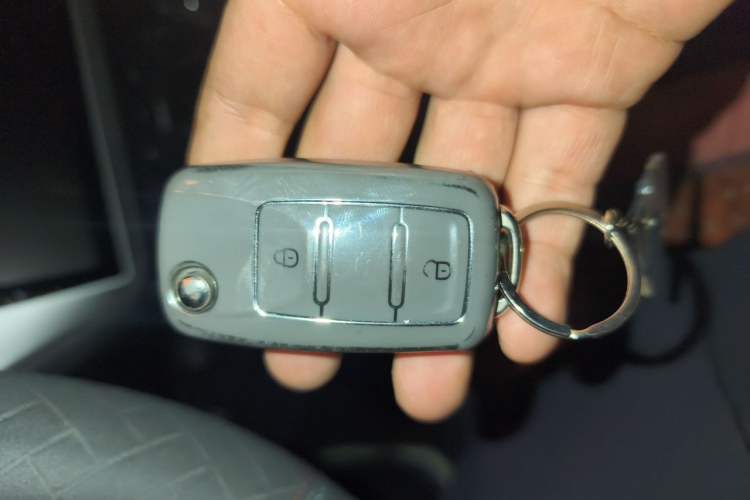 Used Volkswagen Lavida 2015 1.6L Manual Comfort Edition Vehicle Key