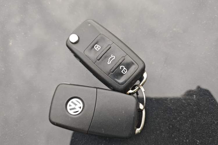 Used Volkswagen Lavida 2015 1.6L Automatic Comfort Edition Vehicle Key