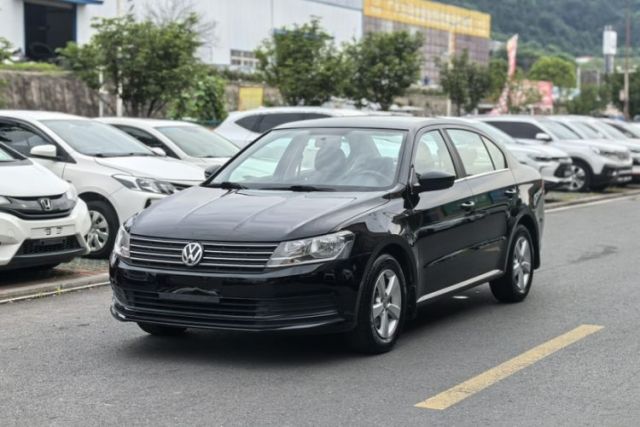 Used Volkswagen Lavida 2015 1.6L Automatic Fashion Edition