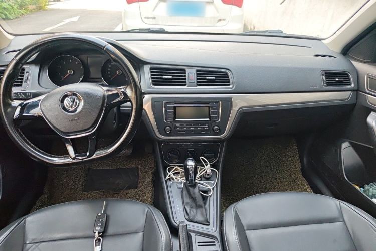 Used Volkswagen Lavida 2015 230TSI DSG Comfort Edition Center Console