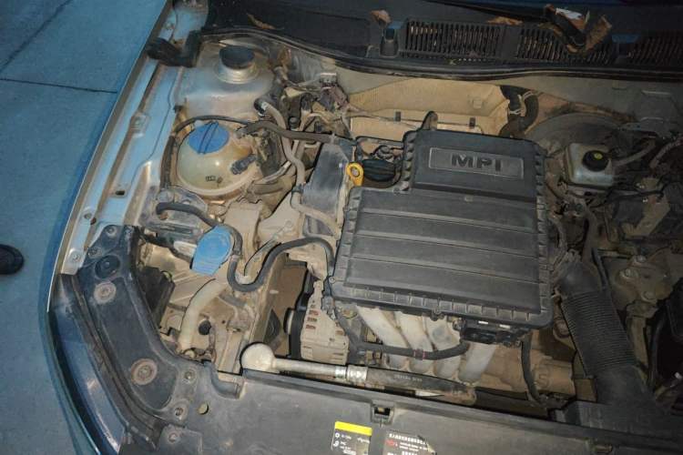 Used Volkswagen Lavida 2015 1.6L Manual Fashion Edition Engine Bay Right