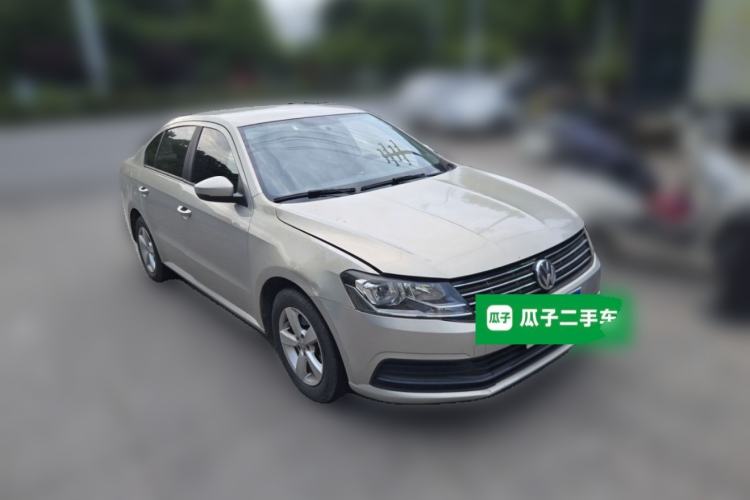 Used Volkswagen Lavida 2015 1.6L Automatic Fashion Edition Front Right 45 Deg