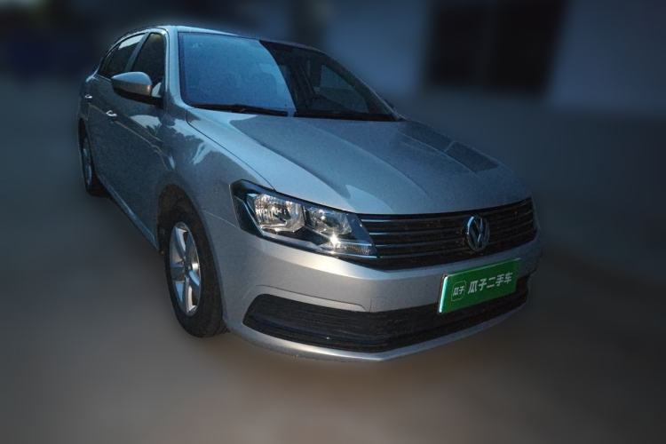 Used Volkswagen Lavida 2015 1.6L Manual Fashion Edition Front Right 45 Deg