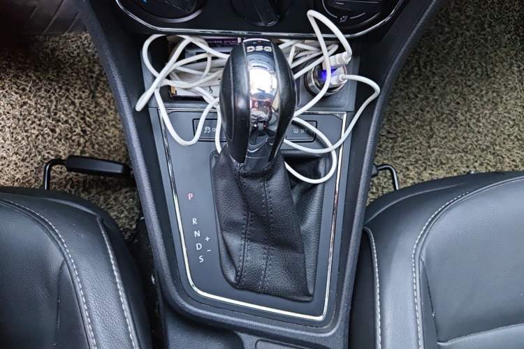 Used Volkswagen Lavida 2015 230TSI DSG Comfort Edition Gear Lever