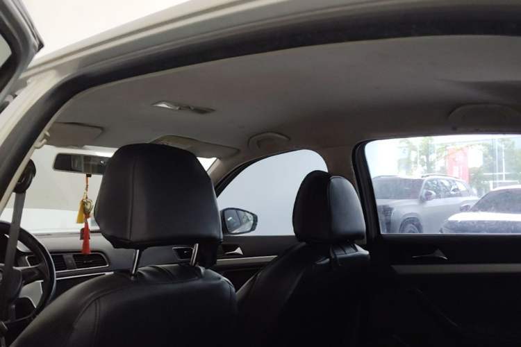 Used Volkswagen Lavida 2015 1.6L Automatic Fashion Edition Headliner
