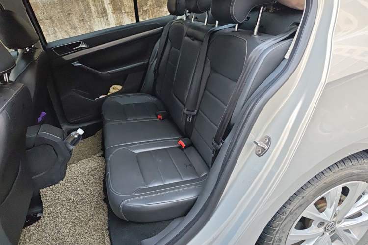 Used Volkswagen Lavida 2015 230TSI DSG Comfort Edition Left Rear Seat
