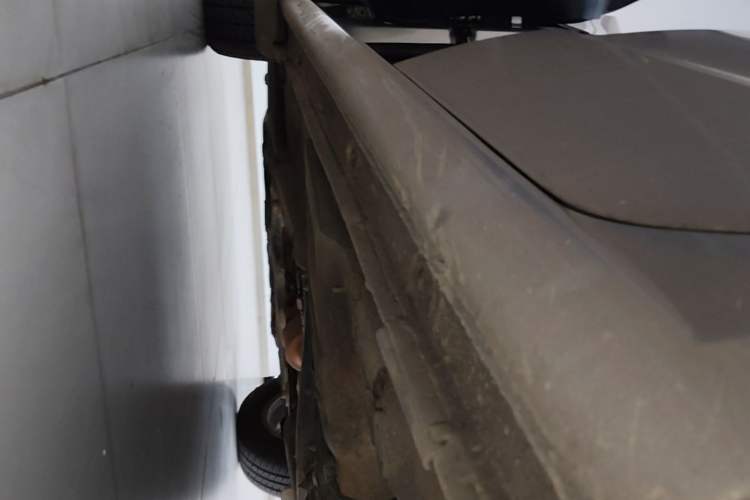 Used Volkswagen Lavida 2015 1.6L Automatic Fashion Edition Left Side Sill