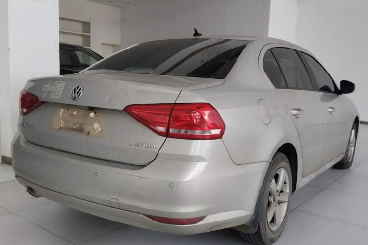 Used Volkswagen Lavida 2015 1.6L Automatic Fashion Edition Rear Right 45 Deg