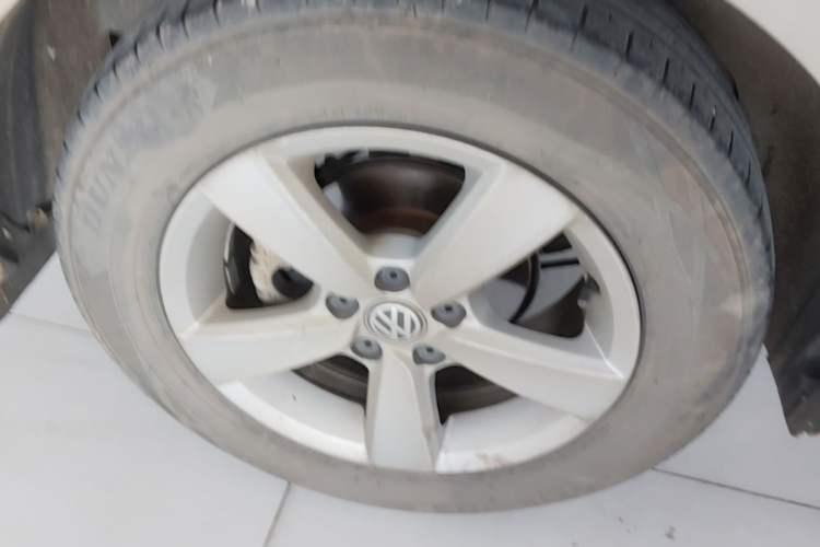 Used Volkswagen Lavida 2015 1.6L Automatic Fashion Edition Right Rear Wheel Hub