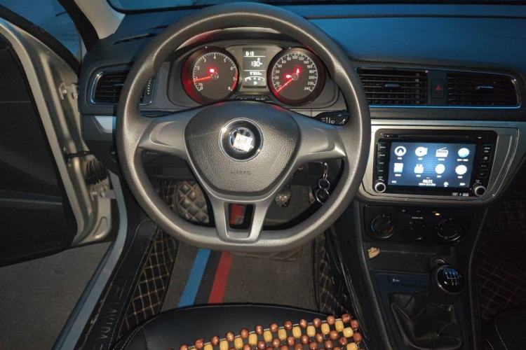 Used Volkswagen Lavida 2015 1.6L Manual Fashion Edition Steering Wheel