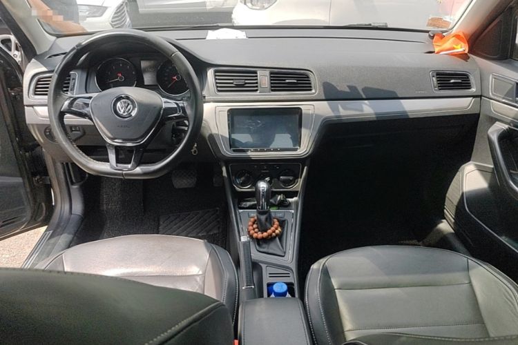 Used Volkswagen Lavida 2015 1.6L Automatic Comfort Edition Center Console