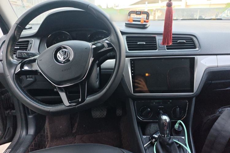 Used Volkswagen Lavida 2015 1.6L Automatic Comfort Edition Center Console