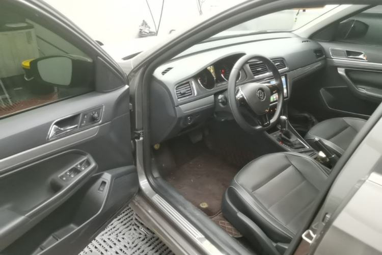 Used Volkswagen Lavida 2015 1.6L Automatic Comfort Edition Driver Seat