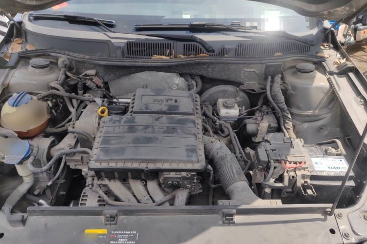 Used Volkswagen Lavida 2015 1.6L Automatic Comfort Edition Engine Bay