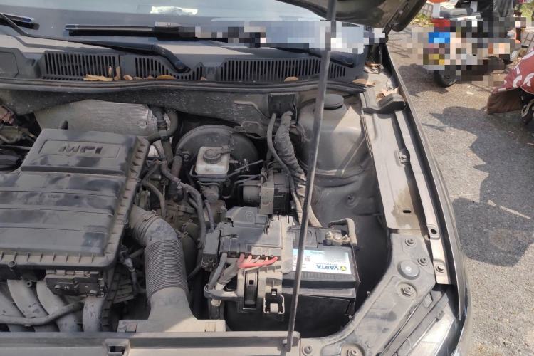 Used Volkswagen Lavida 2015 1.6L Automatic Comfort Edition Engine Bay Left