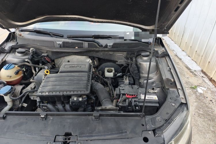 Used Volkswagen Lavida 2015 1.6L Automatic Comfort Edition Engine Bay Left