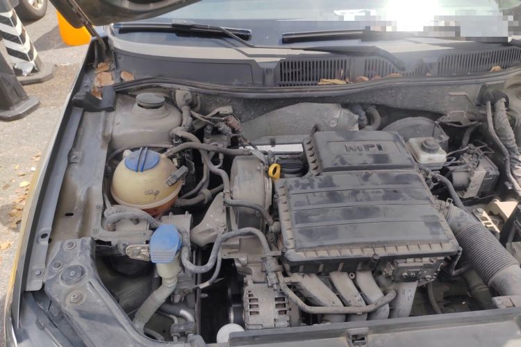 Used Volkswagen Lavida 2015 1.6L Automatic Comfort Edition Engine Bay Right