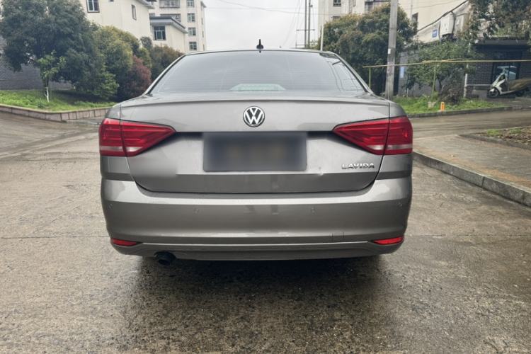 Used Volkswagen Lavida 2015 1.6L Automatic Fashion Edition Exterior 4