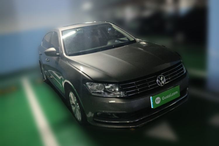 Used Volkswagen Lavida 2015 1.6L Automatic Comfort Edition Front Right 45 Deg