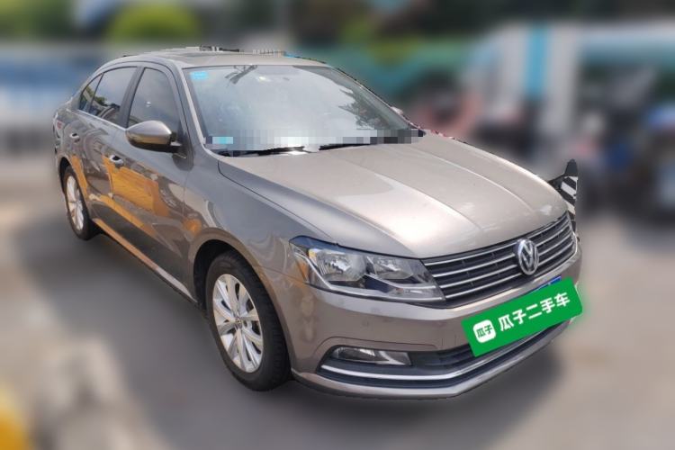 Used Volkswagen Lavida 2015 1.6L Automatic Comfort Edition Front Right 45 Deg