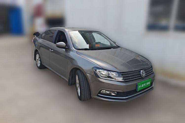 Used Volkswagen Lavida 2015 1.6L Automatic Comfort Edition Front Right 45 Deg