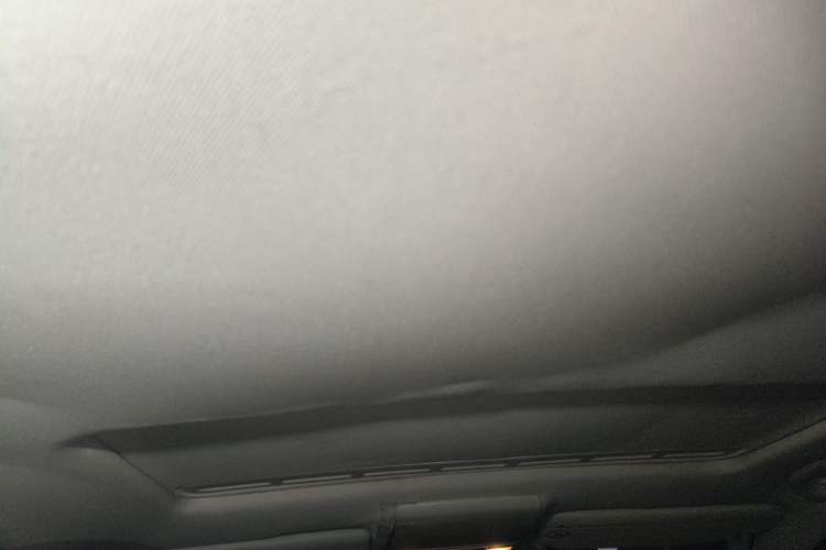 Used Volkswagen Lavida 2015 1.6L Automatic Comfort Edition Headliner
