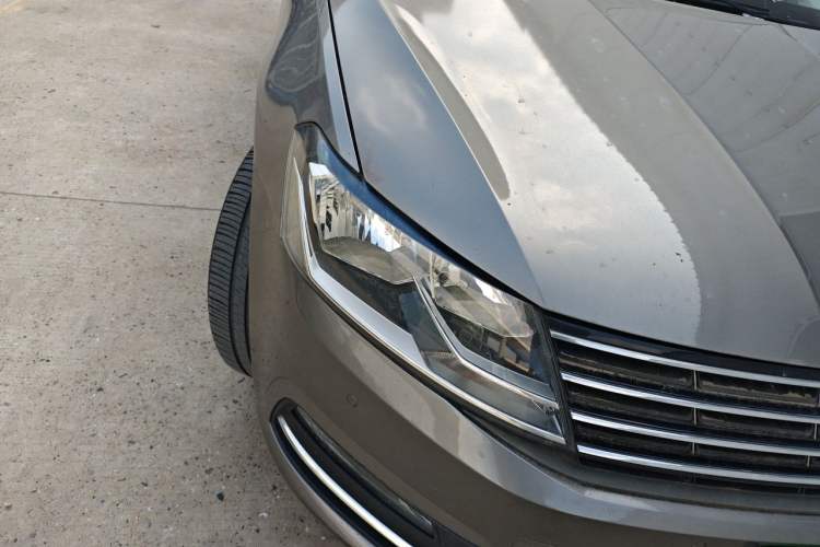 Used Volkswagen Lavida 2015 1.6L Automatic Comfort Edition Right Front Headlight