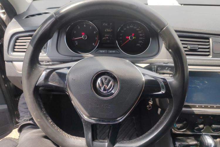 Used Volkswagen Lavida 2015 1.6L Automatic Comfort Edition Steering Wheel