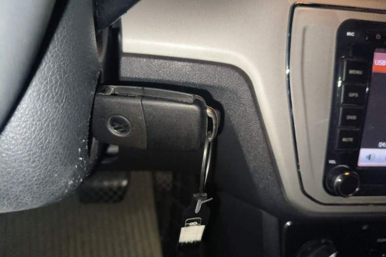 Used Volkswagen Lavida 2015 1.6L Automatic Comfort Edition Vehicle Key