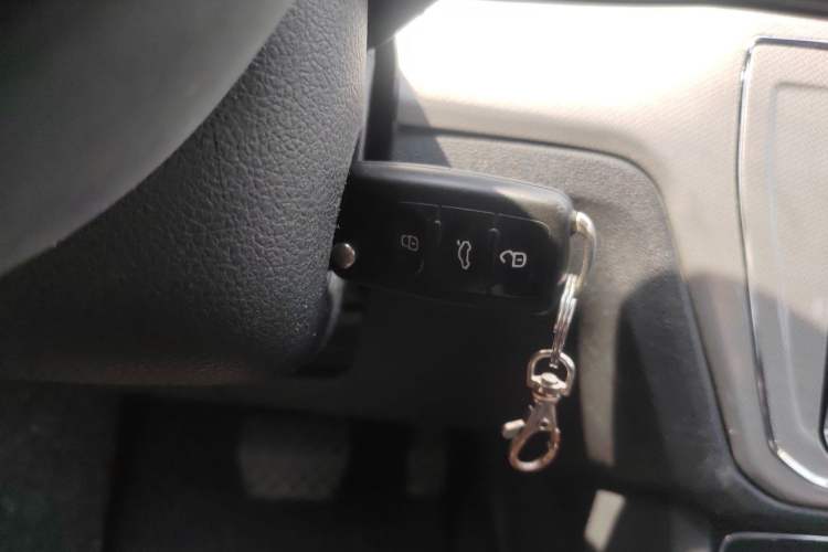 Used Volkswagen Lavida 2015 1.6L Automatic Comfort Edition Vehicle Key