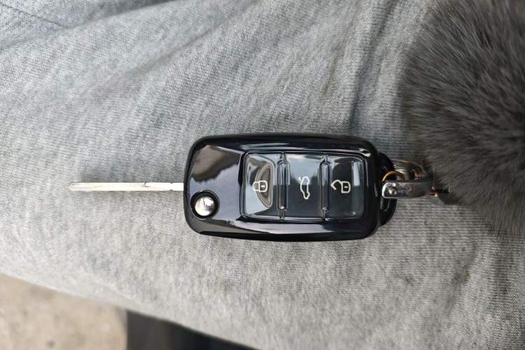 Used Volkswagen Lavida 2015 1.6L Automatic Comfort Edition Vehicle Key