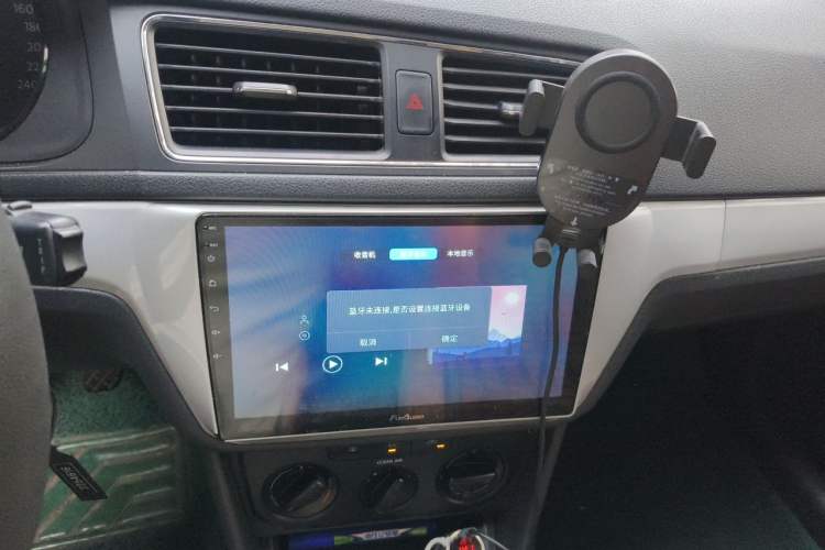 Used Volkswagen Lavida 2015 1.6L Manual Fashion Edition Audio And AC Panel