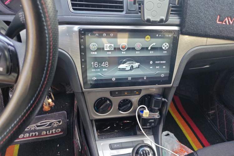 Used Volkswagen Lavida 2015 1.6L Manual Fashion Edition Audio And AC Panel