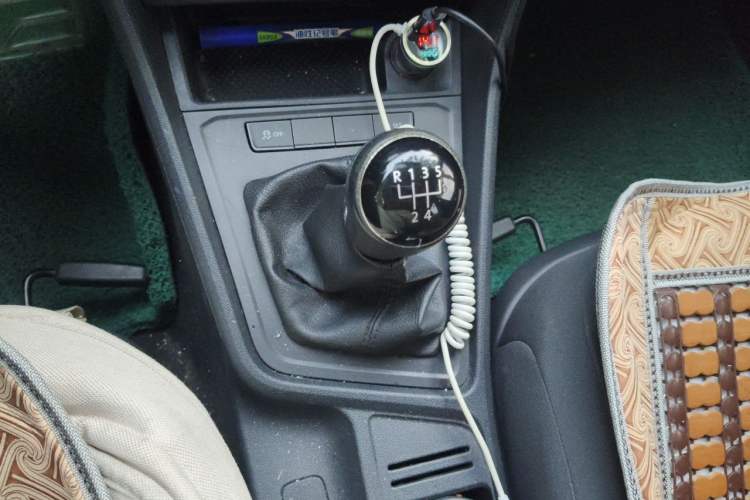 Used Volkswagen Lavida 2015 1.6L Manual Fashion Edition Gear Lever