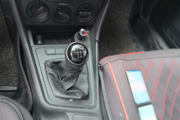 Used Volkswagen Lavida 2015 1.6L Manual Fashion Edition Gear Lever