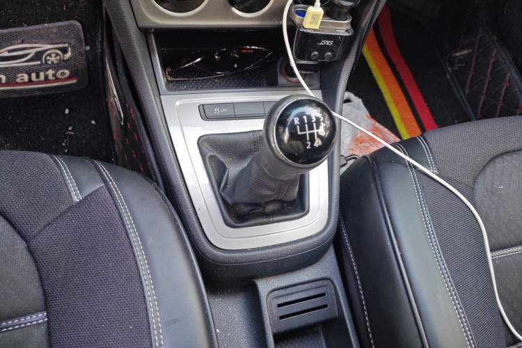 Used Volkswagen Lavida 2015 1.6L Manual Fashion Edition Gear Lever