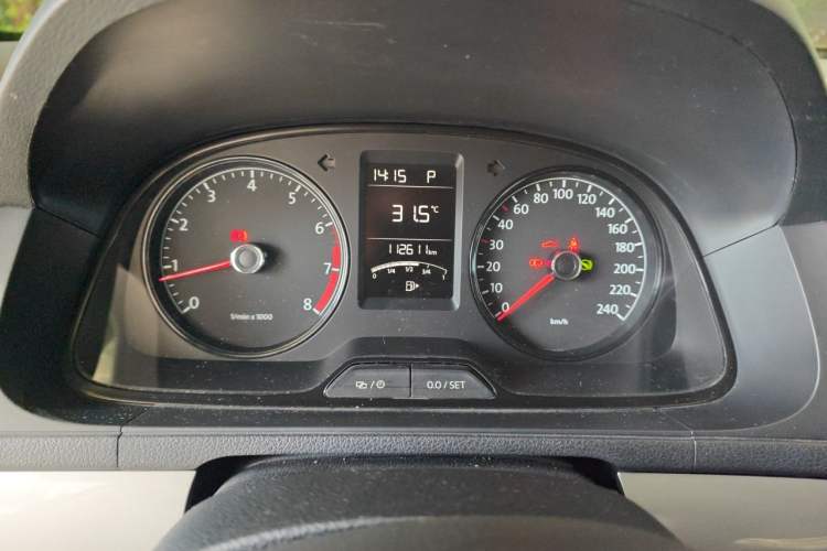 Used Volkswagen Lavida 2015 1.6L Automatic Fashion Edition Instrument Cluster
