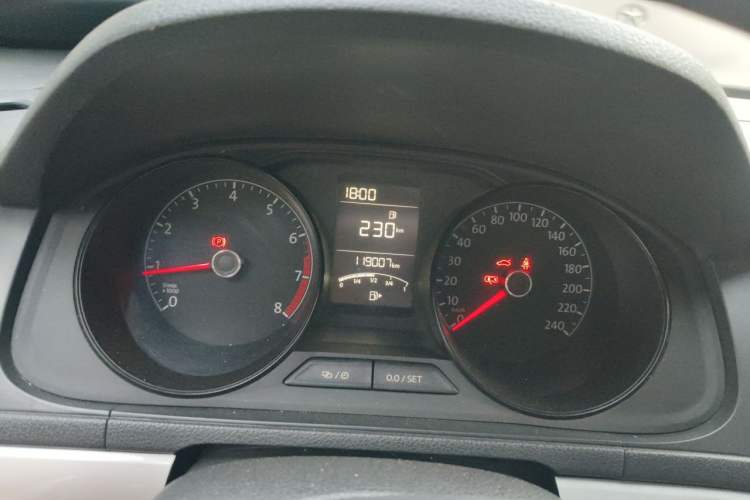 Used Volkswagen Lavida 2015 1.6L Manual Fashion Edition Instrument Cluster