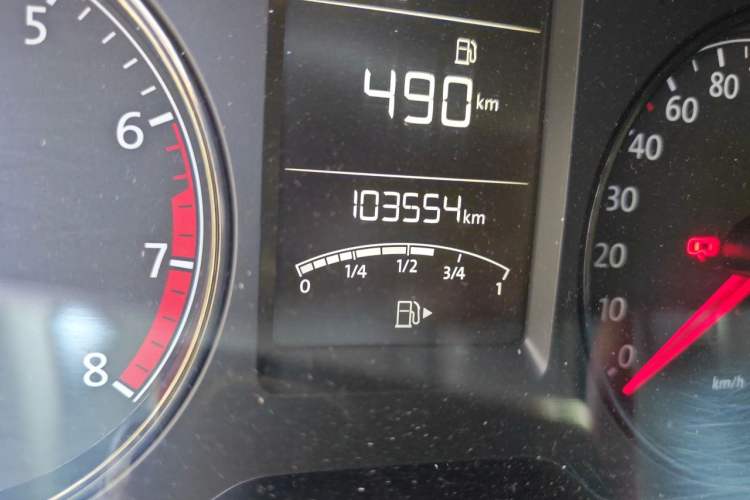 Used Volkswagen Lavida 2015 1.6L Manual Fashion Edition Odometer Close Up