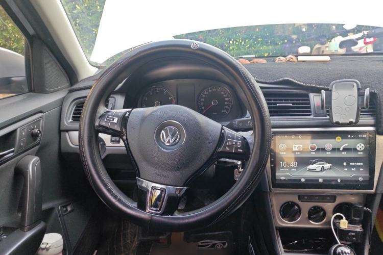 Used Volkswagen Lavida 2015 1.6L Manual Fashion Edition Steering Wheel