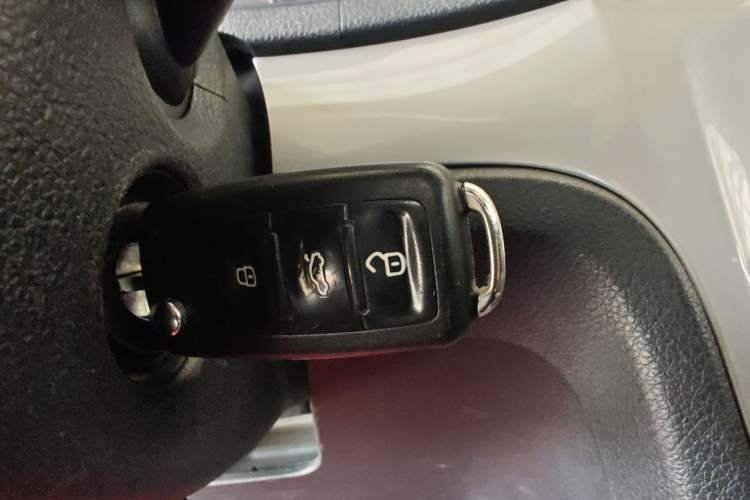 Used Volkswagen Lavida 2015 1.6L Automatic Fashion Edition Vehicle Key