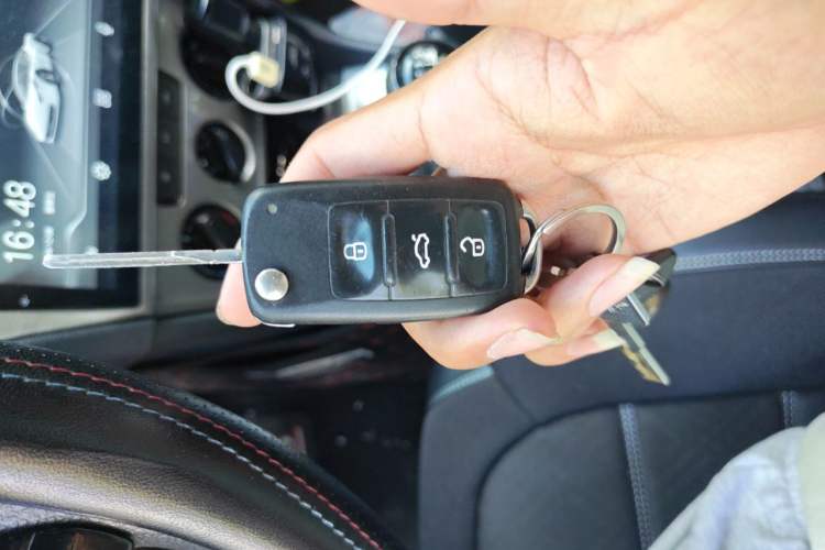 Used Volkswagen Lavida 2015 1.6L Manual Fashion Edition Vehicle Key