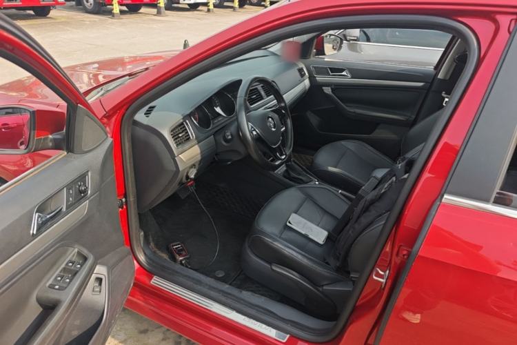 Used Volkswagen Lavida 2015 1.6L Automatic Comfort Edition Driver Seat