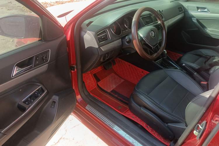 Used Volkswagen Lavida 2015 1.6L Automatic Comfort Edition Driver Seat