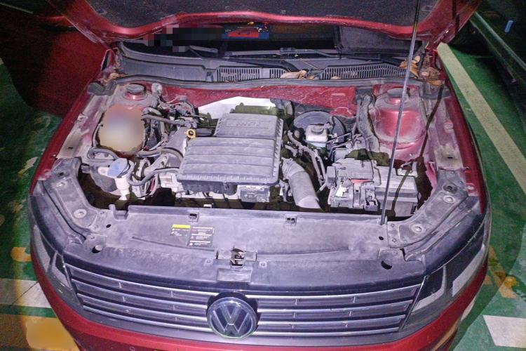 Used Volkswagen Lavida 2015 1.6L Automatic Comfort Edition Engine Bay