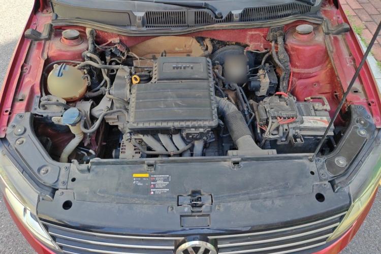 Used Volkswagen Lavida 2015 1.6L Automatic Fashion Edition Engine Bay